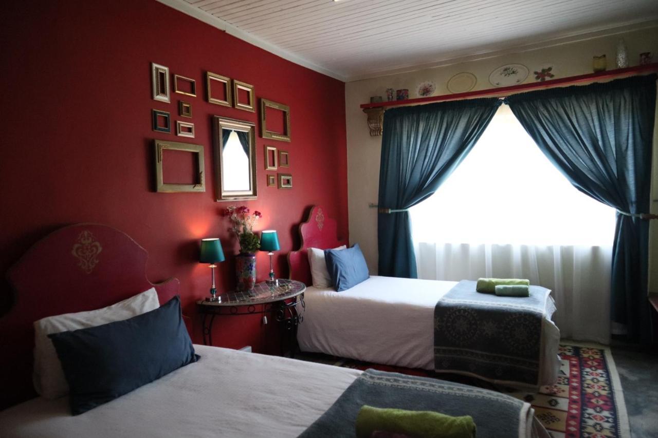 Rocks & Roses Farm Stay Lochiel Bagian luar foto