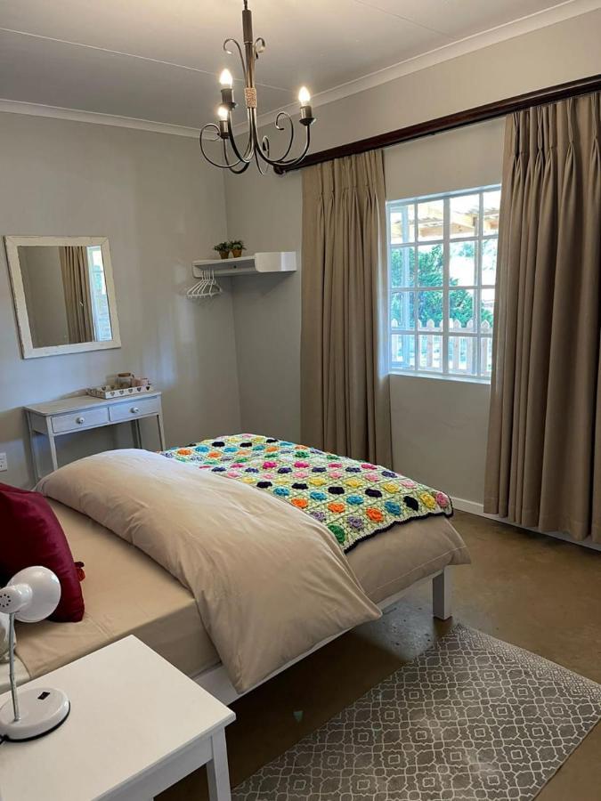 Rocks & Roses Farm Stay Lochiel Bagian luar foto